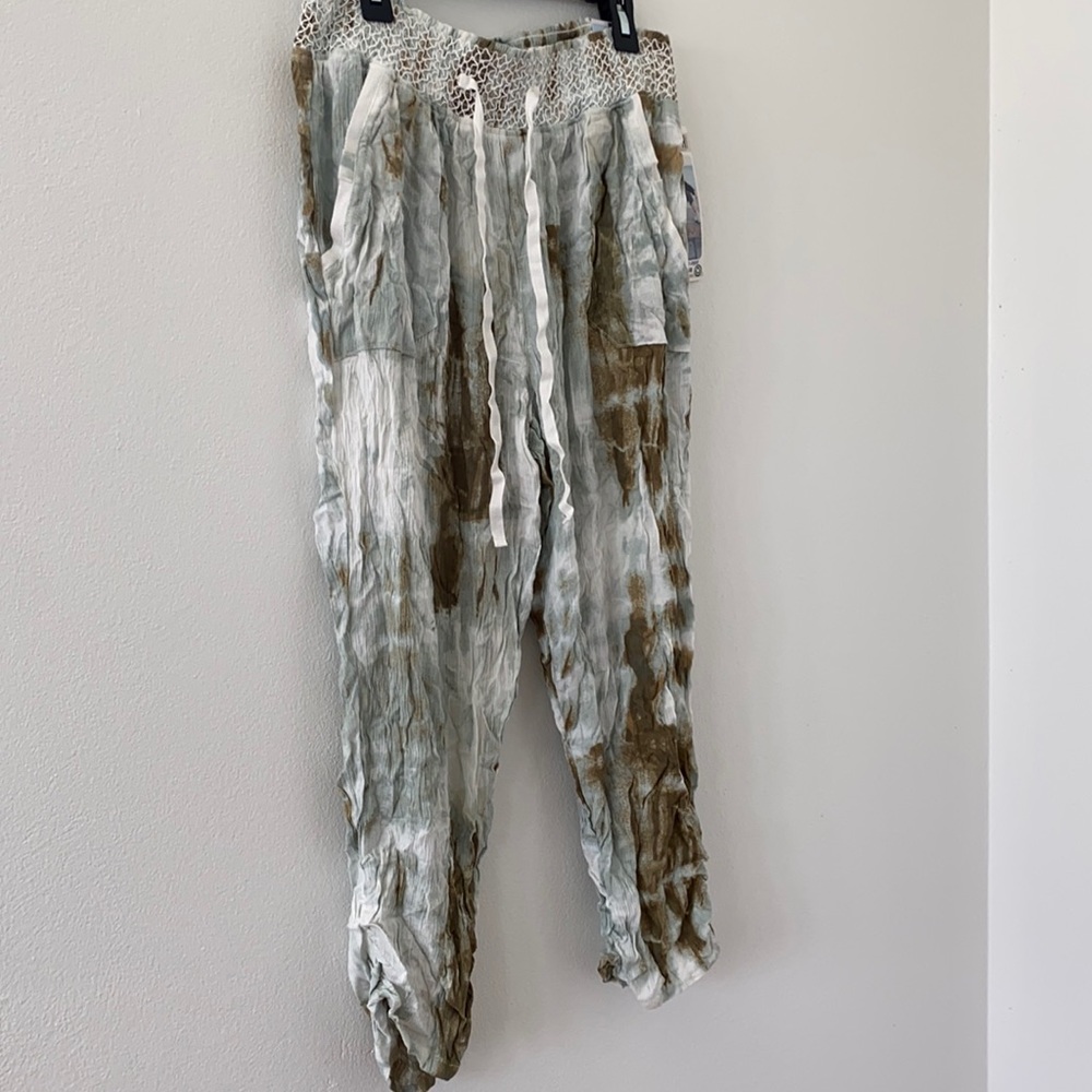 Bohemian, breathable capri pants